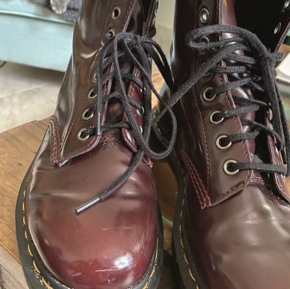 Dr Martens Genuine Air Wair Vegan Leather Boots size 40/AU9 - Picture 6 of 7